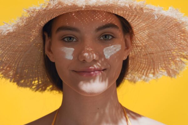 Disfruta de los beneficios del sol evitando el fotoenvejecimiento de la piel